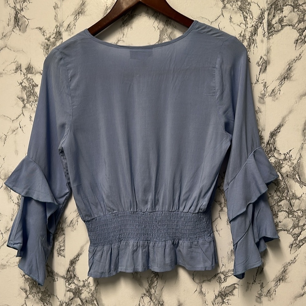 Just Polly Women’s Smocked Waist Blue Ruffled V-Neck Top Size S - Picture 8 of 9